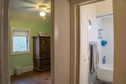 223 W Avon Street, Freeport, IL 61032 - Photo 11