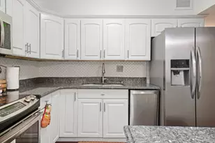 175 E Delaware Pl, Chicago, IL 60611 - Photo 5