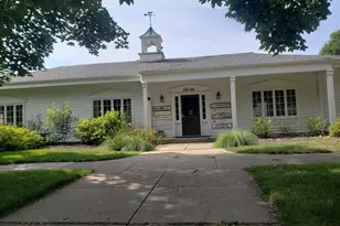 336 McKee St, Batavia, IL 60510 - Photo 1