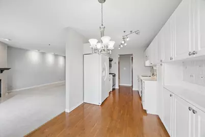 127 Acacia Circle #508, Indian Head Park, IL 60525 - Photo 5