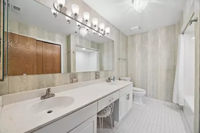 127 Acacia Circle #508, Indian Head Park, IL 60525 - Photo 9