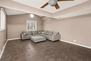 647 N Kramer Ave, Lombard, IL 60148 - Photo 11