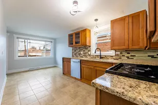 9747 S Harvard Ave, Chicago, IL 60628 - Photo 5