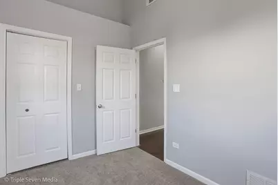 7006 W 73rd Street, Chicago, IL 60638 - Photo 11