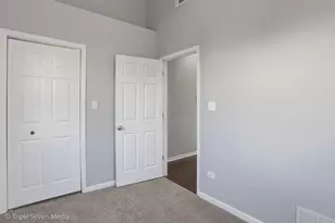 7006 W 73rd St, Chicago, IL 60638 - Photo 11