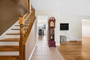 919 E Ironwood Dr, Mount Prospect, IL 60056 - Photo 3