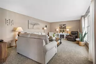 101 E Mansfield St, Bement, IL 61813 - Photo 5