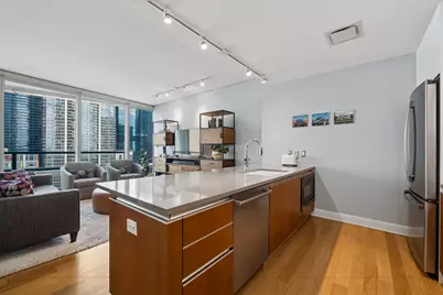 340 E Randolph Street #1102, Chicago, IL 60601 - Photo 9