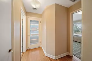 325 E Harding Ave, La Grange Park, IL 60526 - Photo 7