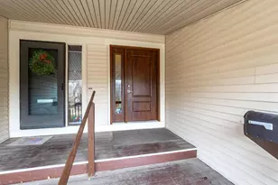 1208 35th St Dr, Moline, IL 61265 - Photo 5