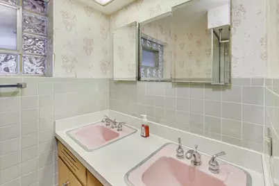 820 N Delphia Avenue, Park Ridge, IL 60068 - Photo 17