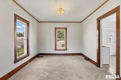 2621 5 1/2 Avenue, Rock Island, IL 61201 - Photo 9