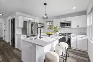 23576 N Overhill Dr, Lake Zurich, IL 60047 - Photo 5