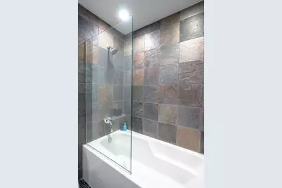 240 E Illinois Street #1606, Chicago, IL 60611 - Photo 15