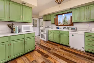 220 Kane Dr, Herrin, IL 62948 - Photo 7