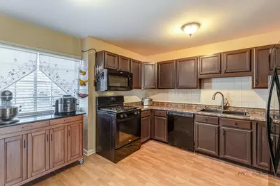 354 Stevens Court, Grayslake, IL 60030 - Photo 9