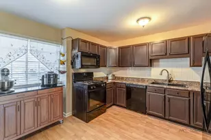 354 Stevens Ct, Grayslake, IL 60030 - Photo 9