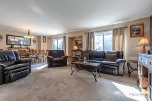 354 Stevens Ct, Grayslake, IL 60030 - Photo 5