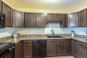 354 Stevens Ct, Grayslake, IL 60030 - Photo 11