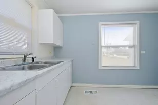 270 Minocqua St, Park Forest, IL 60466 - Photo 11