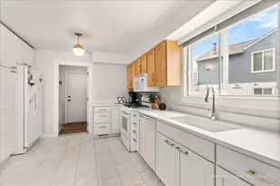 2404 Danbury Dr, Woodridge, IL 60517 - Photo 9