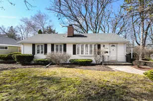 730 Skyline Dr, Barrington, IL 60010 - Photo 1