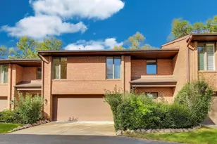 300 Boardwalk Pl, Park Ridge, IL 60068 - Photo 1