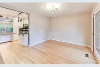 300 Boardwalk Place, Park Ridge, IL 60068 - Photo 7