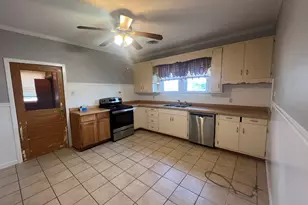 1109 W Adams St, Herrin, IL 62948 - Photo 13