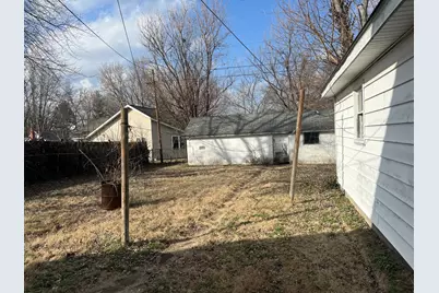 1109 W Adams Street, Herrin, IL 62948 - Photo 5