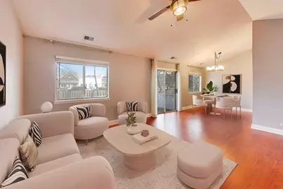 10 Waterbury Lane #M2, Schaumburg, IL 60193 - Photo 3