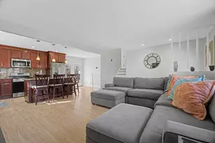 102 S Adeline Ave, Addison, IL 60101 - Photo 9