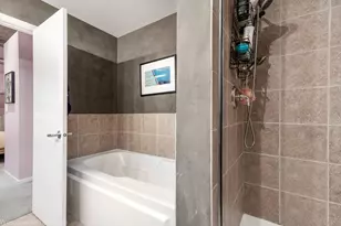 758 N Larrabee St, Chicago, IL 60654 - Photo 15