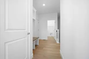 8 Stone Ml Ct, Bloomington, IL 61705 - Photo 5