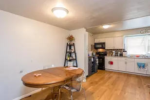 2112 Hebron Ave, Zion, IL 60099 - Photo 7