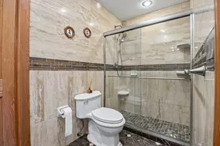 9529 Bronx Ave, Skokie, IL 60077 - Photo 17