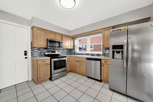 484 Shenstone Rd, Riverside, IL 60546 - Photo 3