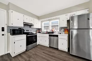 484 Shenstone Rd, Riverside, IL 60546 - Photo 5