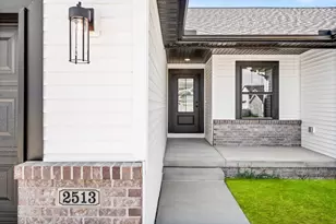 2513 Pampas Ln, Bloomington, IL 61705 - Photo 3