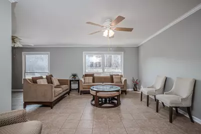 2S164 Beaumont Lane, Lombard, IL 60148 - Photo 7