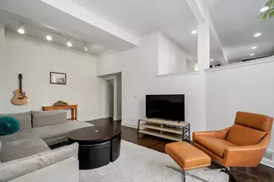 1910 N Larrabee St, Chicago, IL 60614 - Photo 9