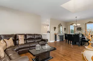 101 Bell Ct, Oswego, IL 60543 - Photo 9