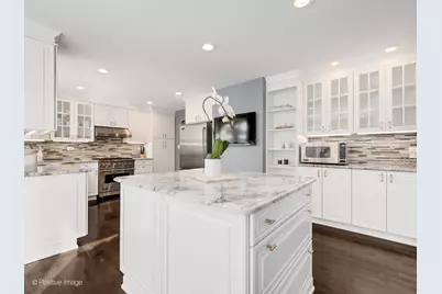 2S630 Avenue Chateaux East, Oak Brook, IL 60523 - Photo 17
