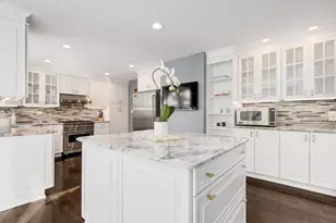 2S630 Ave Chateaux E, Oak Brook, IL 60523 - Photo 17
