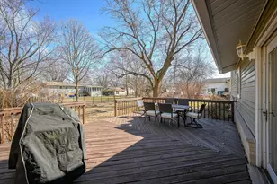 6825 Meadow Crest Dr, Downers Grove, IL 60516 - Photo 21