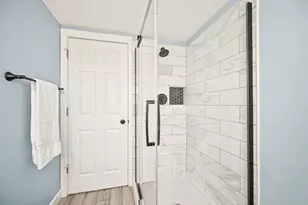 6825 Meadow Crest Dr, Downers Grove, IL 60516 - Photo 19