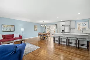 6825 Meadow Crest Dr, Downers Grove, IL 60516 - Photo 5