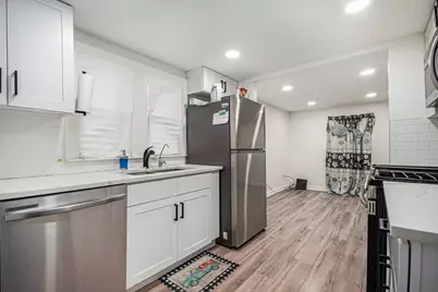 527 S Calumet Avenue, Aurora, IL 60506 - Photo 3