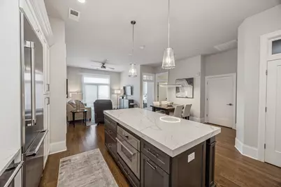 105 S Cottage Hill Avenue #204, Elmhurst, IL 60126 - Photo 5