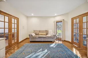 8S230 Hampton Cir, Naperville, IL 60540 - Photo 5